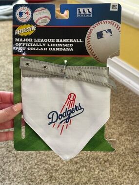 Genuine Merchandise Dodgers White Reflective Pet Collar Bandana
